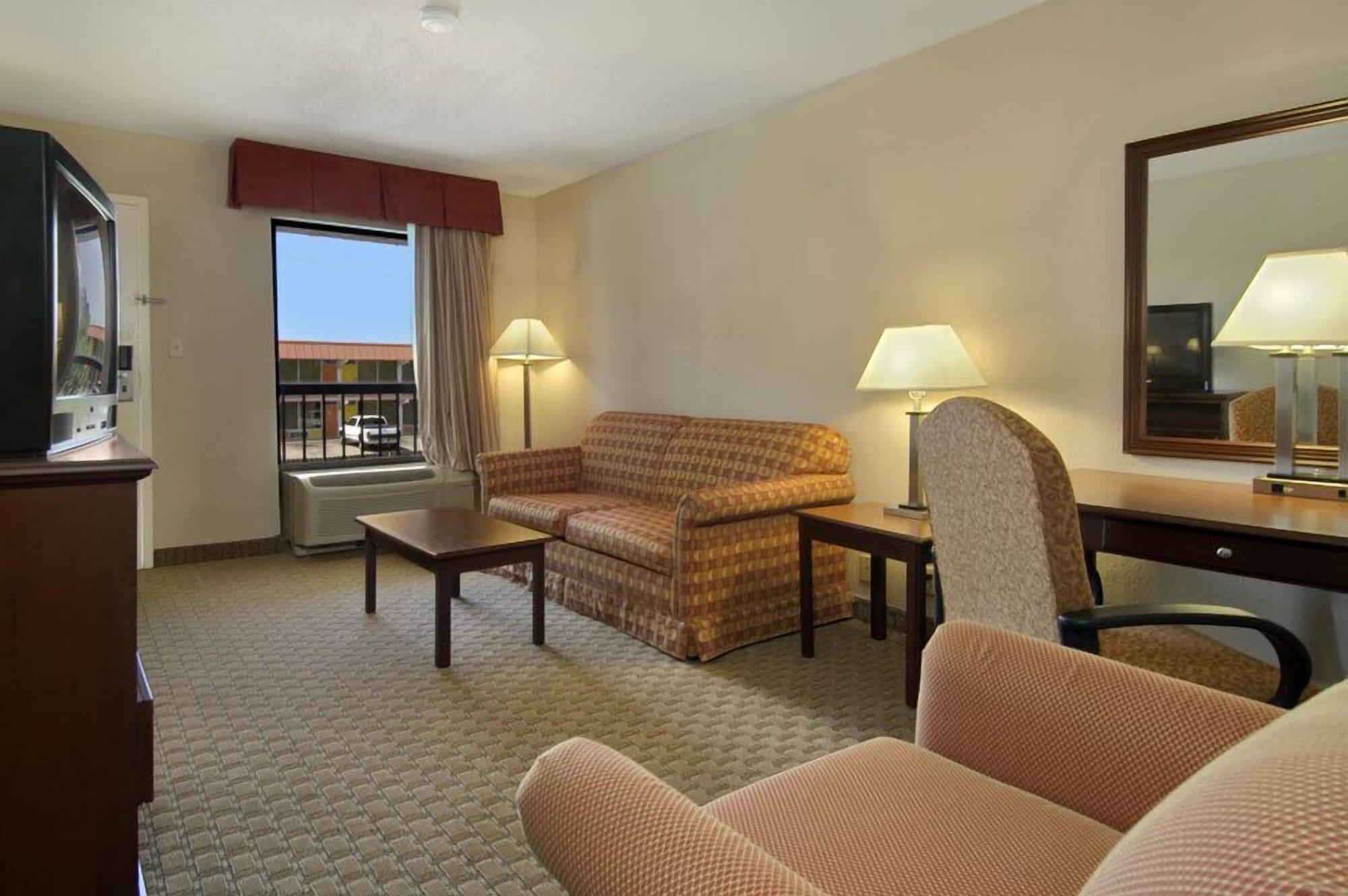 Baymont By Wyndham Mobile/ I-65 Mobile